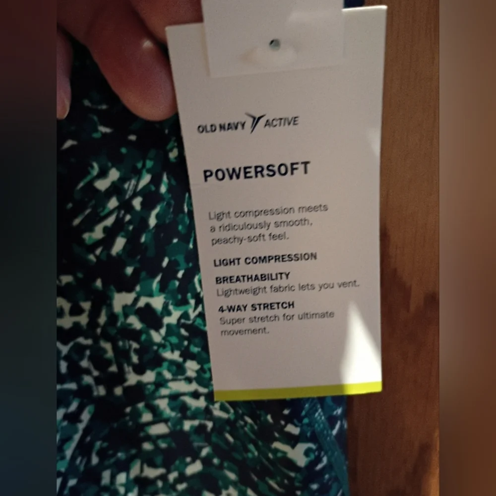 Old Navy Active Elevate Go Dry Crop Leggings - Picture 2 of 5